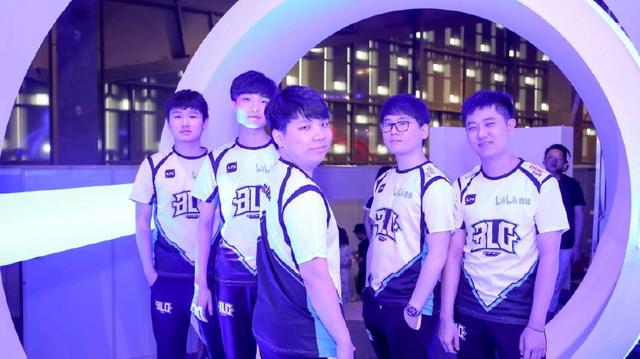 综合摊销与 综合摊销与