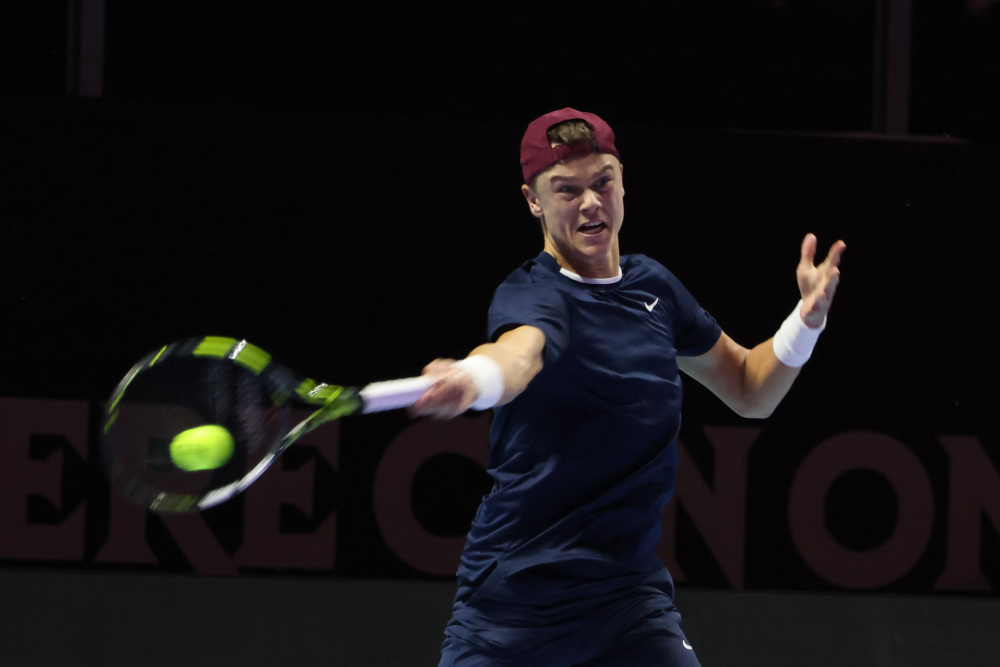 后斜传弱侧 后斜传弱侧